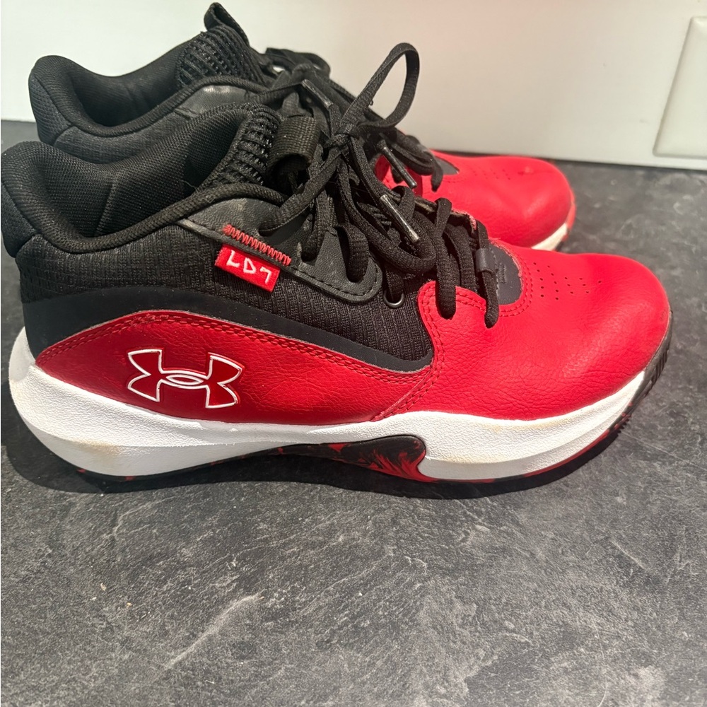 Under Armour Lockdown 7 low basketball shoes size 5.5